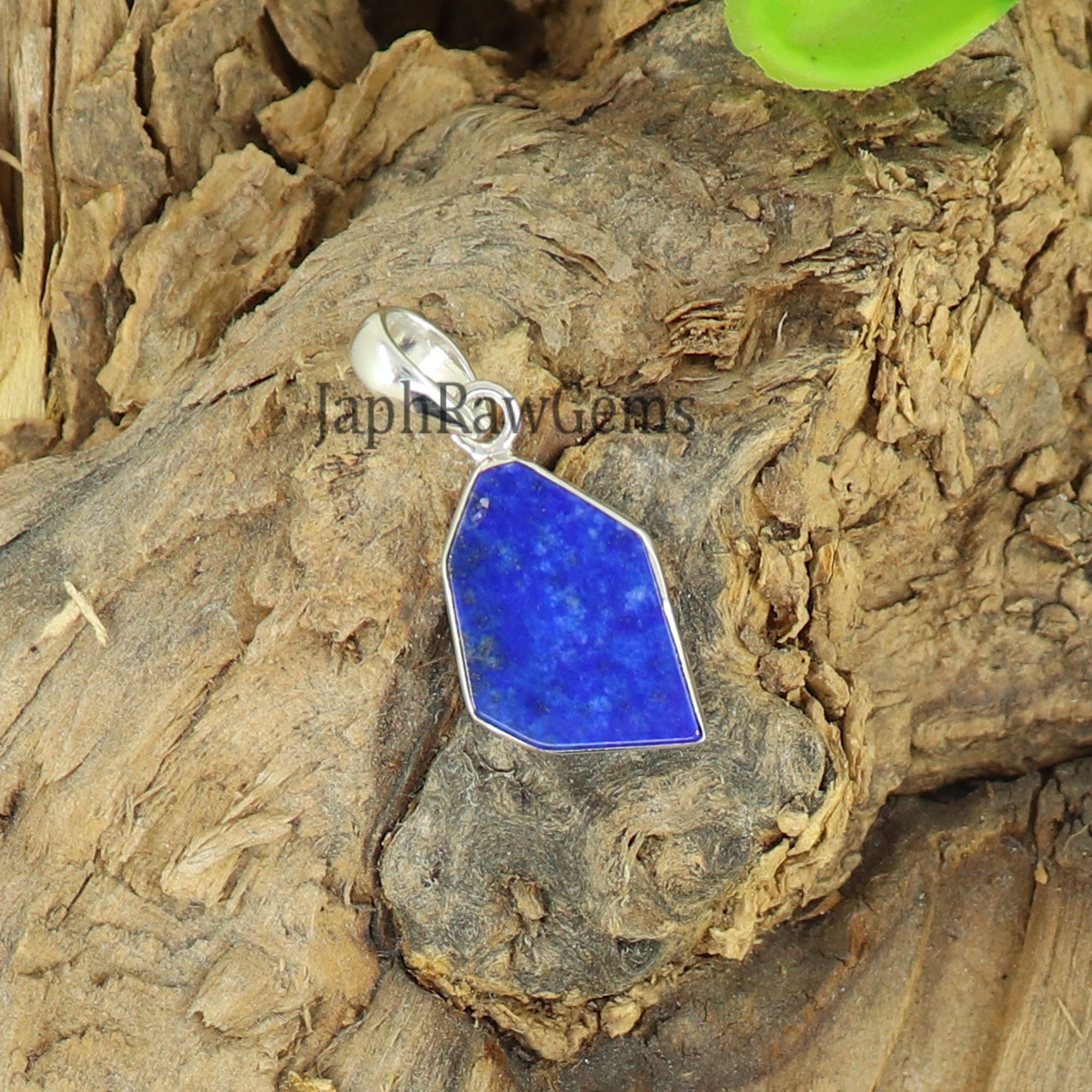 Raw Lapis Lazuli Pendnat