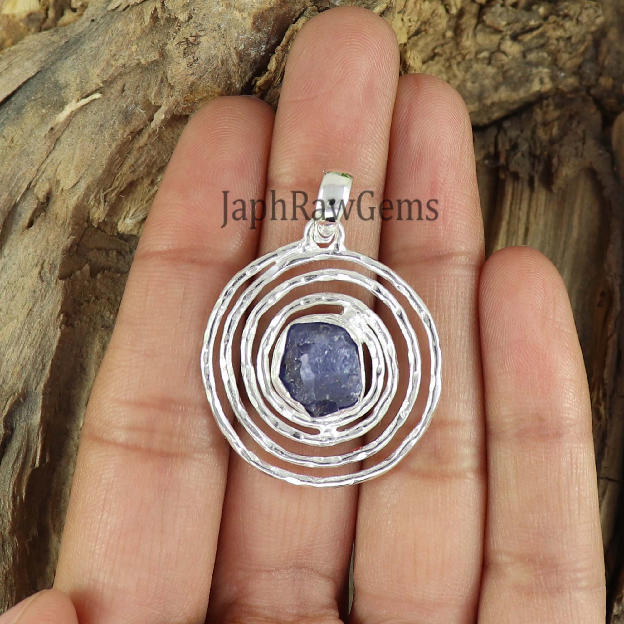 Raw Tanzanite Pendnat