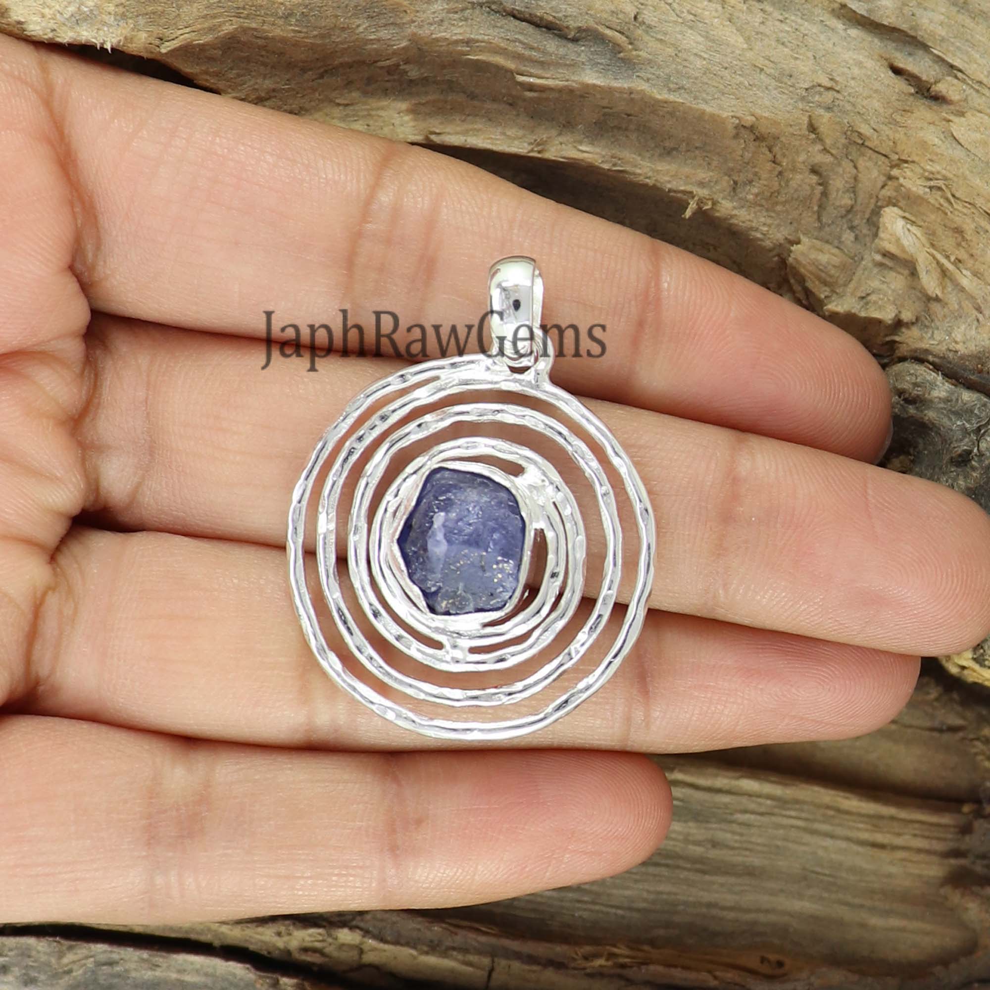 Raw Tanzanite Pendnat