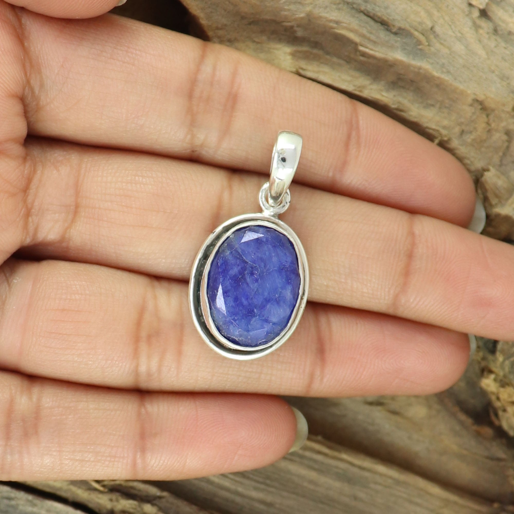 Raw Blue Sapphire Pendnat